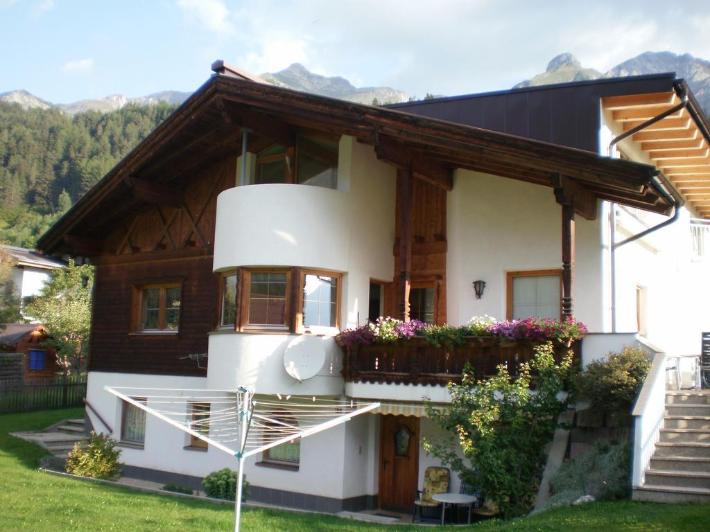 Апартаменти Haus Mattle Петтной-ам-Арльберг Номер фото