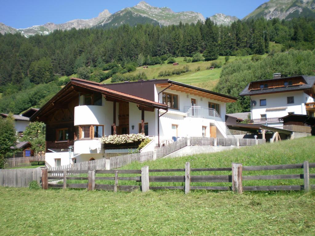Апартаменти Haus Mattle Петтной-ам-Арльберг Номер фото